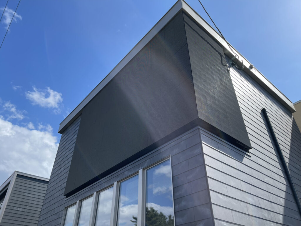 屋外大型デジタルサイネージOFF状態