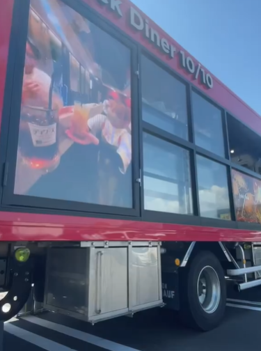 トラックにLEDを搭載した時の風景