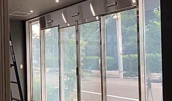 調光フィルムが透過している状態